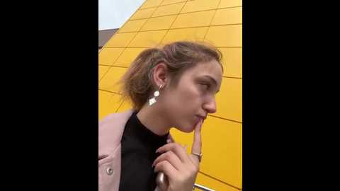 Media: dollytall Stripchat 2025-07-09 08:54:00