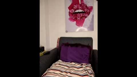 Media: hanaa_18 Stripchat 2025-07-09 01:04:00