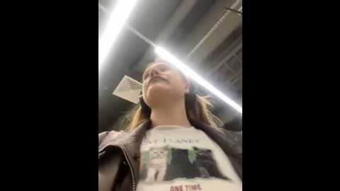 Media: honey___hot Stripchat 2025-07-09 12:16:00
