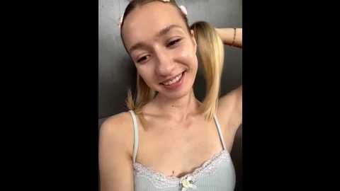 Media: lia__love Stripchat 2025-07-09 09:05:00