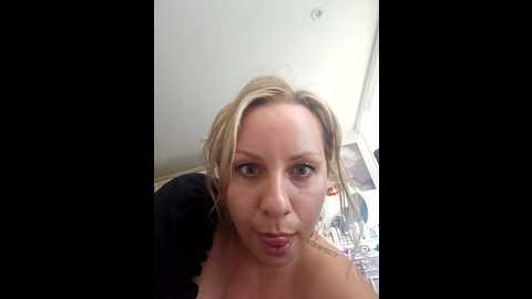 Media: sparkle2206 Stripchat 2025-07-09 09:03:00