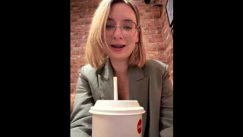 the_snowwhitee @ stripchat on 20250709
