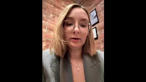 the_snowwhitee @ stripchat on 20250709