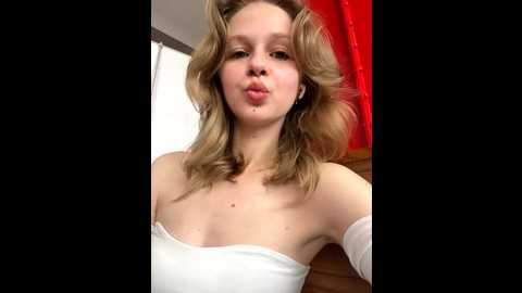julie_cutie @ stripchat on 20250711