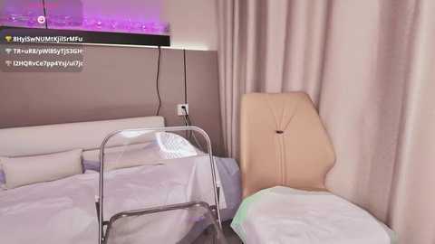 Media: kiki__2025 Stripchat 2025-07-12 15:03:00