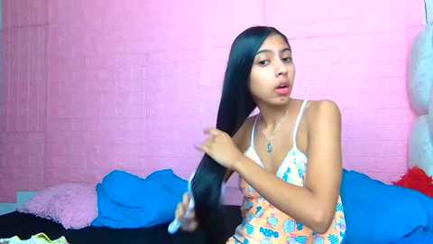 Media: strawberrymia68 Stripchat 2025-07-13 09:04:00