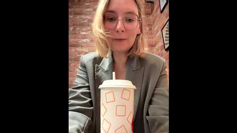 the_snowwhitee @ stripchat on 20250713
