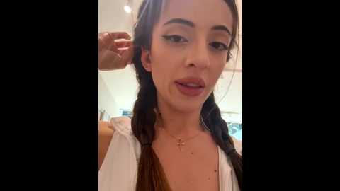 Media: yesmoree Stripchat 2025-07-13 11:10:00