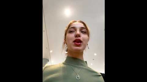 Media: dollytall Stripchat 2025-07-14 08:18:00