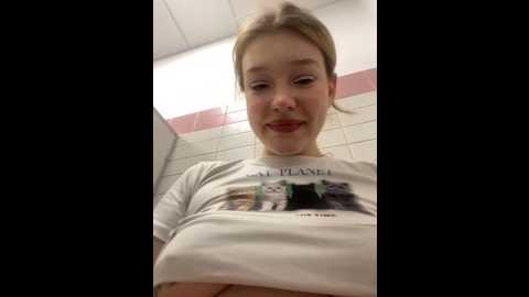 Media: honey___hot Stripchat 2025-07-14 14:24:00