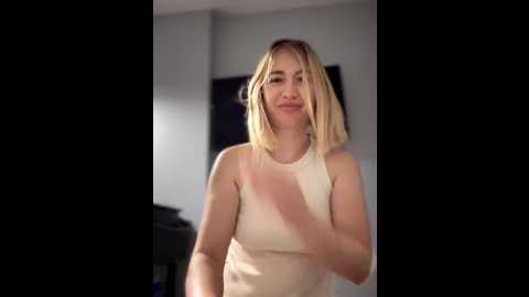 Media: lilu_25 Stripchat 2025-07-15 00:57:00