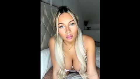 tanishalou @ stripchat on 20250715