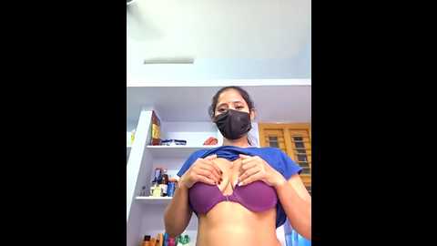 Media: hot_honey77 Stripchat 2025-07-16 04:47:00