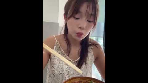 Media: xiaoqiao_ss Stripchat 2025-07-16 01:02:00