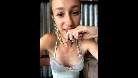 Media: lia__love Stripchat 2025-07-18 14:16:00