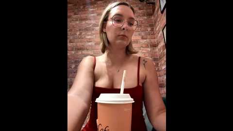 Media: the_snowwhitee Stripchat 2025-07-18 19:09:00