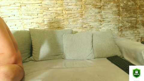 Media: sarah_miaaa Stripchat 2025-07-19 15:44:00