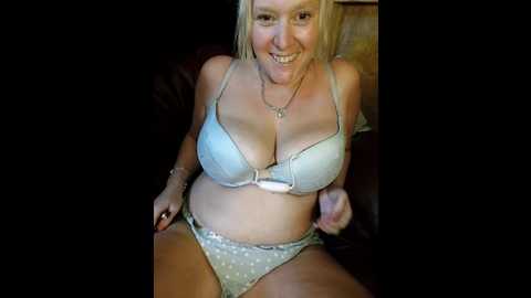 bouncy_bella28x @ stripchat on 20250720