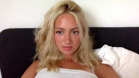 Media: kitty_swetty Stripchat 2025-07-21 17:54:00