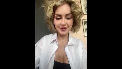 Media: kellykeler Stripchat 2025-07-23 11:14:00