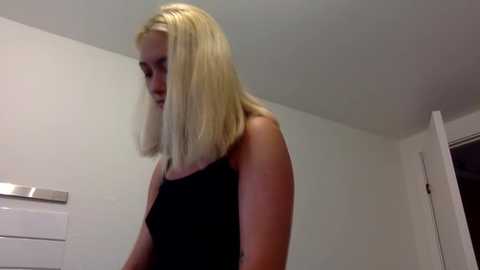 Media: kitty_swetty Stripchat 2025-07-23 20:06:00