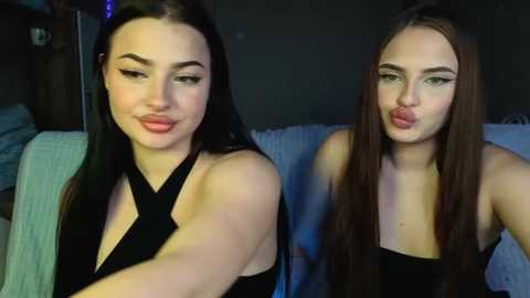 Media: lisaanddenis Stripchat 2025-07-23 13:36:00