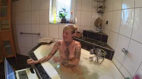 sarahpearlx @ stripchat on 20250723