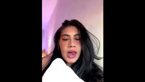 Media: clarachanelricek Stripchat 2025-07-24 22:44:00