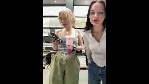 cum_girlss @ stripchat on 20250724