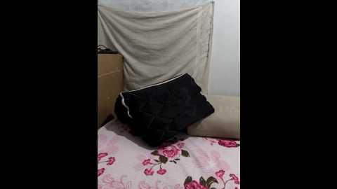 Media: samira__yamilah Stripchat 2025-07-24 10:01:00