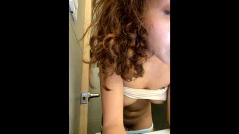 Media: katee_jones Stripchat 2025-07-25 01:10:00