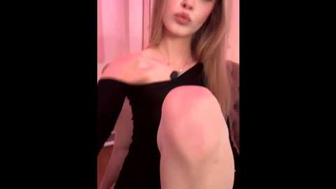 Media: bellasecrett Stripchat 2025-07-28 18:40:00