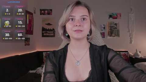 Media: kitten_kween Stripchat 2025-07-28 04:28:00