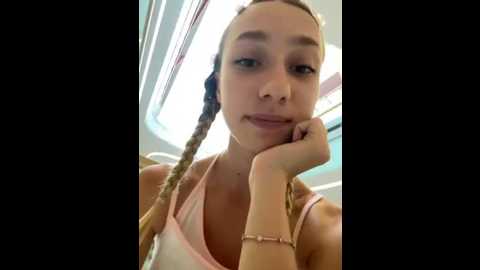 Media: lia__love Stripchat 2025-07-28 12:07:00