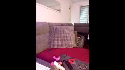 Media: sexyhoneycake Stripchat 2025-07-28 15:56:00