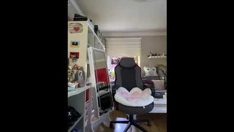 Media: sexymelli18 Stripchat 2025-07-28 22:01:00