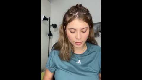 Media: _alice_1 Stripchat 2025-07-29 22:20:00