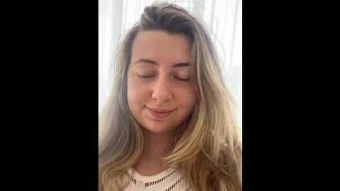 Media: curvyflawless Stripchat 2025-07-29 08:04:00