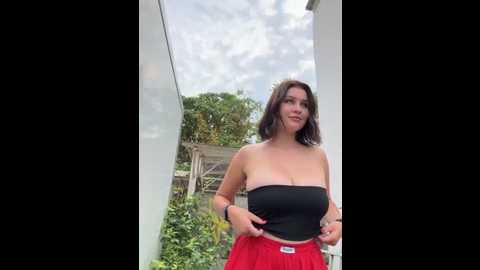 Media: kikiwatson Stripchat 2025-08-02 06:52:00