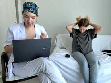 nura_n_sarah @ stripchat on 20250802
