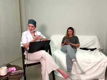 nura_n_sarah @ stripchat on 20250802