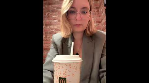 the_snowwhitee @ stripchat on 20250802