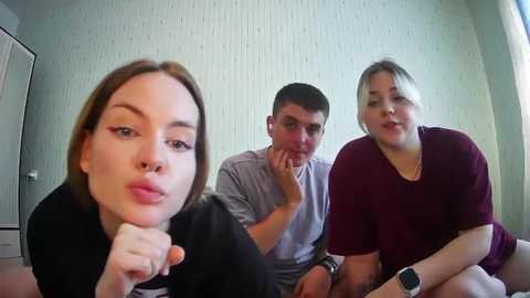 divinetrio @ stripchat on 20250803