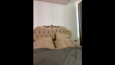 bella_suns @ stripchat on 20250804