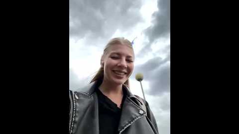 newlale @ stripchat on 20250804