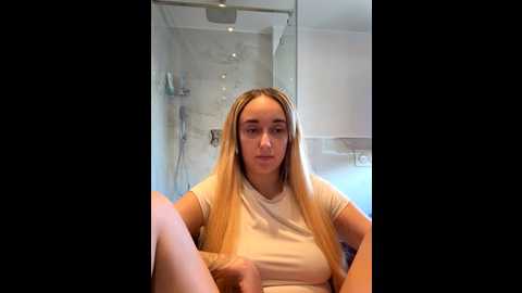 blondbellaaxx @ stripchat on 20250805