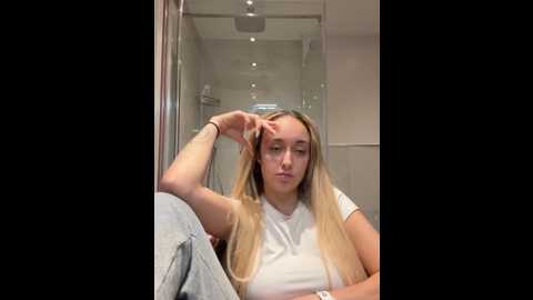 blondbellaaxx @ stripchat on 20250805