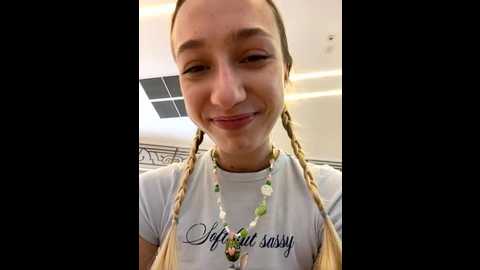 Media: lia__love Stripchat 2025-08-05 12:04:00