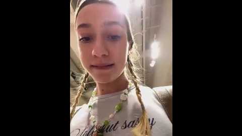 Media: lia__love Stripchat 2025-08-05 13:18:00