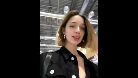 Media: dollytall Stripchat 2025-08-06 08:30:00